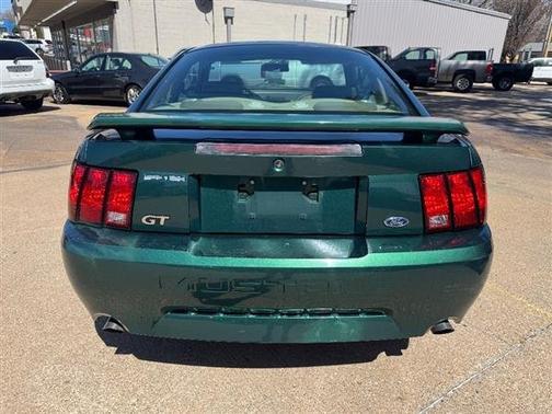 2001 Ford Mustang 2dr Cpe GT Deluxe