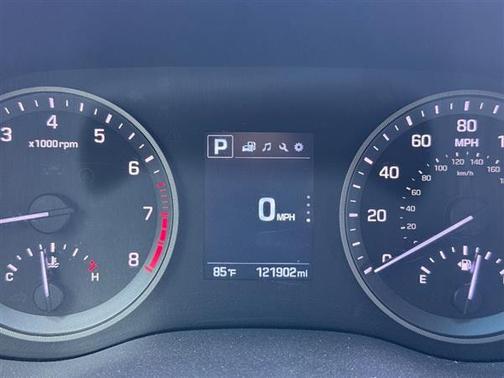 Winter White 2016 Hyundai TUCSON FWD 4dr SE