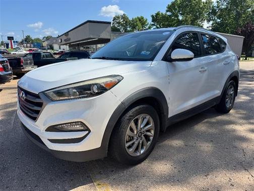 Winter White 2016 Hyundai TUCSON FWD 4dr SE