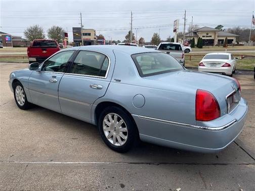 2011 Lincoln Town Car Signature