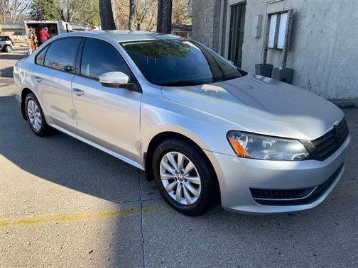 2014 Volkswagen Passat 1.8T S
