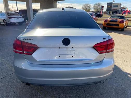 2014 Volkswagen Passat 1.8T S