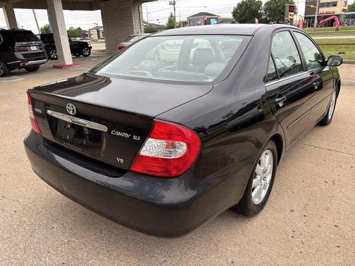 2004 Toyota Camry 4dr Sdn XLE V6 Auto (Natl)