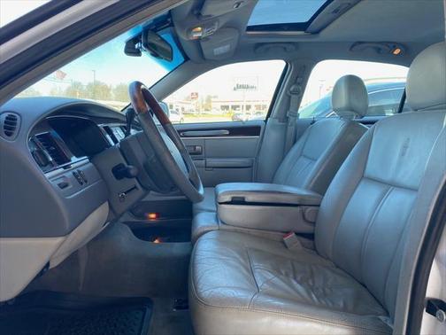 2007 Lincoln Town Car Signature