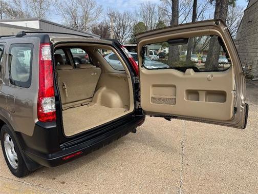 2005 Honda CR-V 2WD LX AT