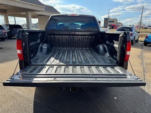 2006 Ford F-150 SuperCrew 139" XLT