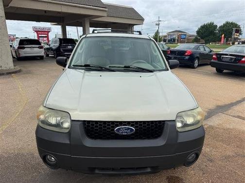 Gold Ash Metallic 2005 Ford Escape 4dr 103" WB 3.0L XLT