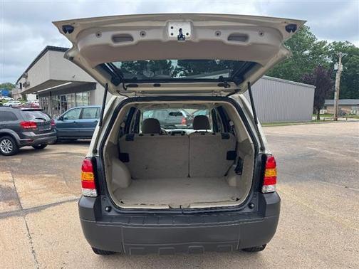 Gold Ash Metallic 2005 Ford Escape 4dr 103" WB 3.0L XLT