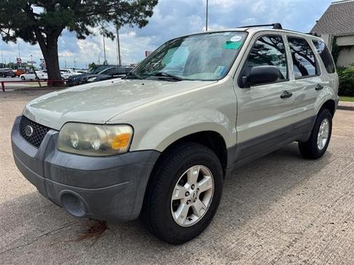 Gold Ash Metallic 2005 Ford Escape 4dr 103" WB 3.0L XLT