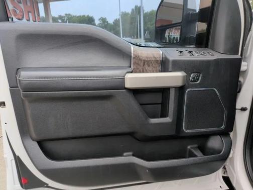White 2017 Ford F-350 Lariat