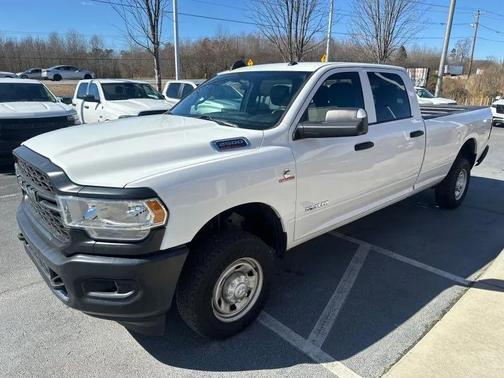 2022 RAM 2500 Tradesman Crew Cab 4x4 8' Box