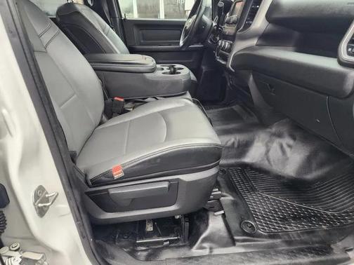 2022 RAM 2500 Tradesman Crew Cab 4x4 8' Box