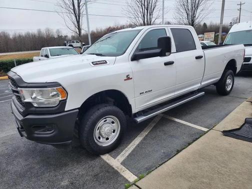 2022 RAM 2500 Tradesman Crew Cab 4x4 8' Box