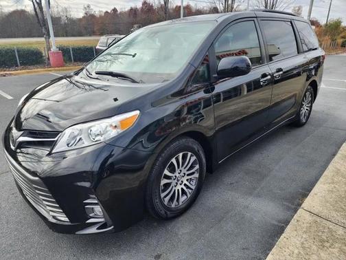 2019 Toyota Sienna XLE Premium