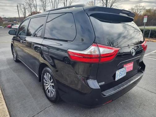 2019 Toyota Sienna XLE Premium