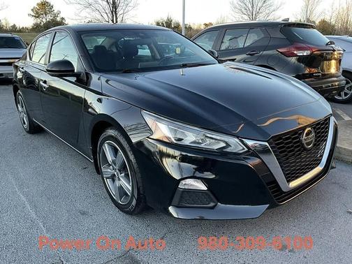2022 Nissan Altima 2.5 SV