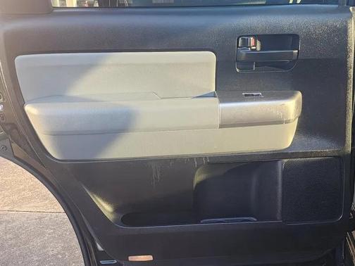 2020 Toyota Sequoia SR5