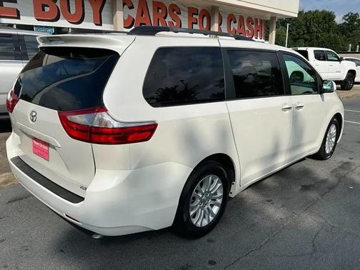 2015 Toyota Sienna 