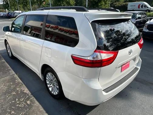 2015 Toyota Sienna 