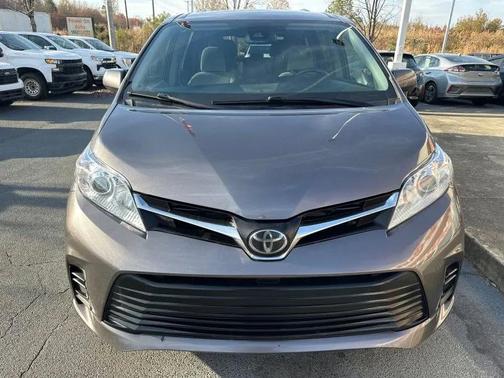 2020 Toyota Sienna LE