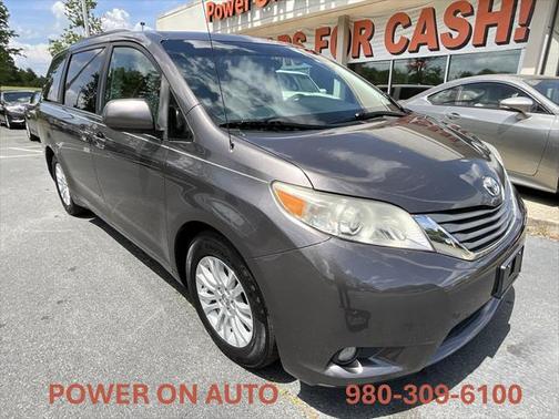 2012 Toyota Sienna XLE