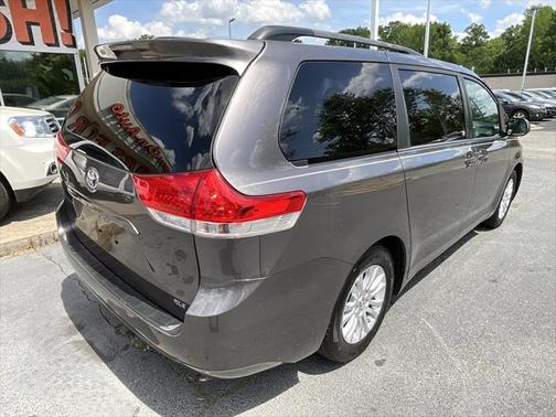 2012 Toyota Sienna XLE