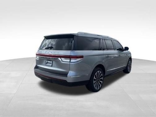 2023 Lincoln Navigator L Reserve
