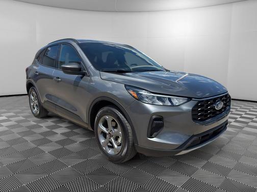 Carbonized Gray Metallic 2025 Ford Escape ST-Line