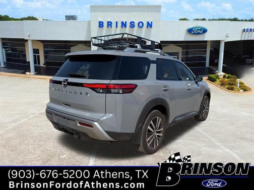 2025 Nissan Pathfinder Platinum