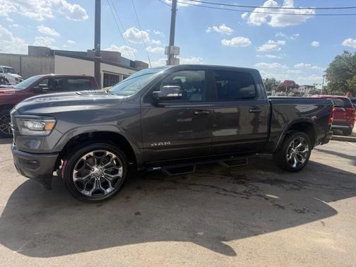 Granite Crystal Metallic Clearcoat 2019 RAM 1500 Laramie