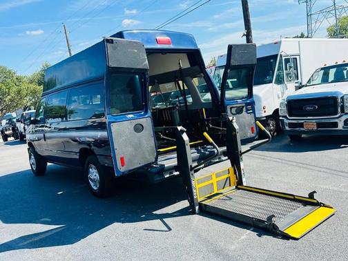 2013 Ford E350 Super Duty XL