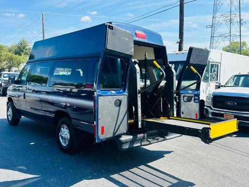 2013 Ford E350 Super Duty XL