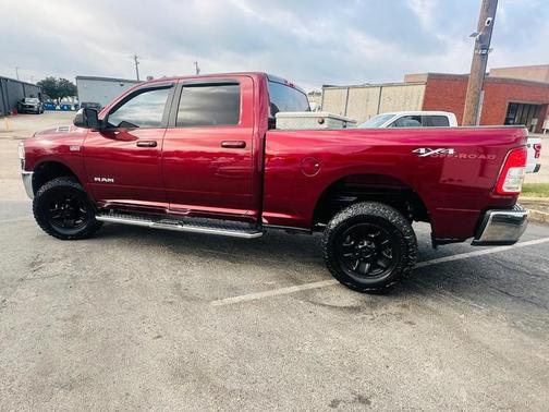 2020 RAM 2500 Big Horn Crew Cab 4X4 6'4' Box