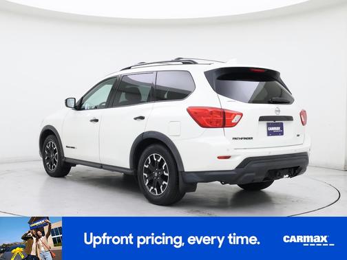 2020 Nissan Pathfinder SV