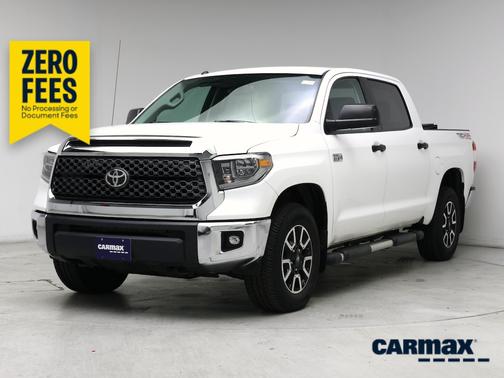 White 2018 Toyota Tundra SR5