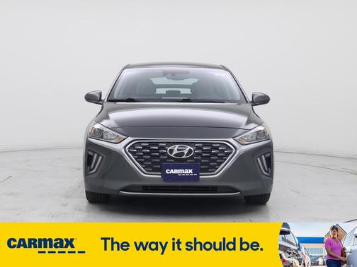 2022 Hyundai IONIQ Plug-In Hybrid SE