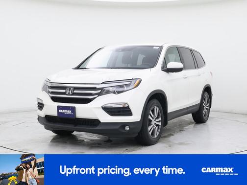 White 2018 Honda Pilot EX