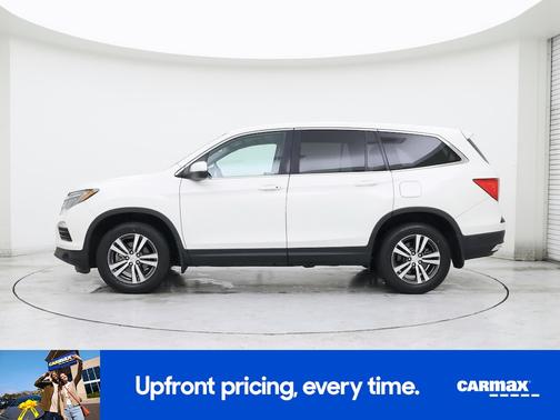 White 2018 Honda Pilot EX