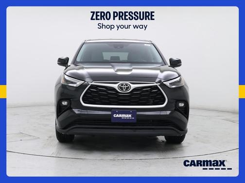 Black 2022 Toyota Highlander LE
