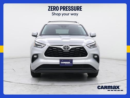 Silver 2022 Toyota Highlander XLE