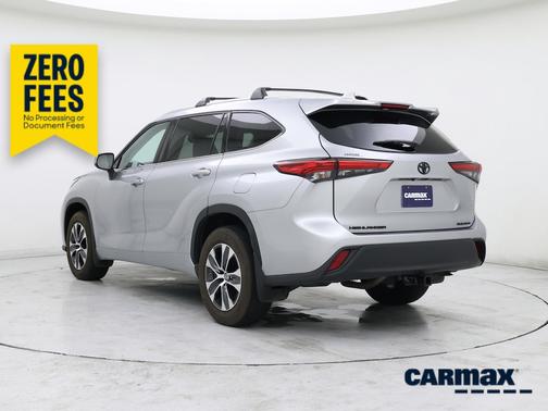 Silver 2022 Toyota Highlander XLE