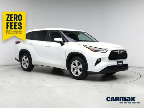 White 2023 Toyota Highlander LE