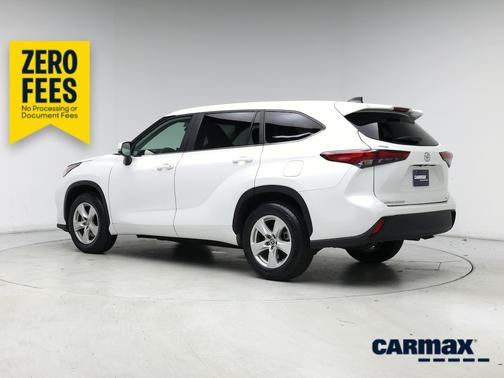 White 2023 Toyota Highlander LE