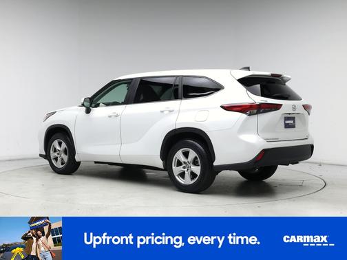 White 2023 Toyota Highlander LE