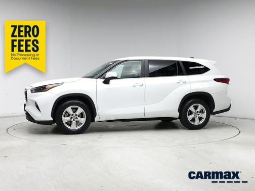 White 2023 Toyota Highlander LE