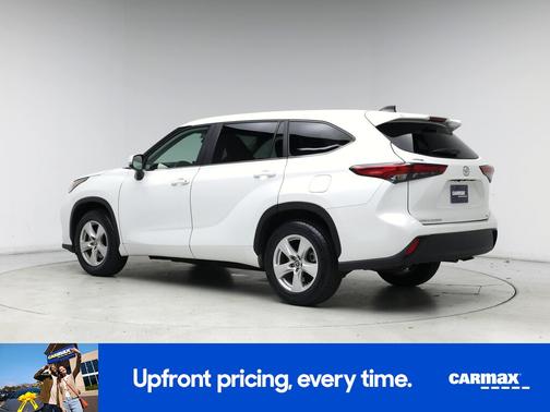 White 2023 Toyota Highlander LE