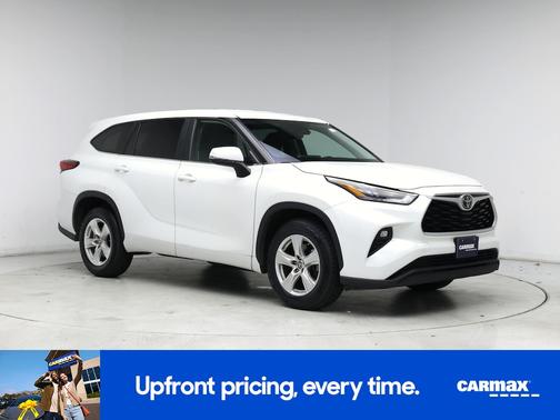 White 2023 Toyota Highlander LE