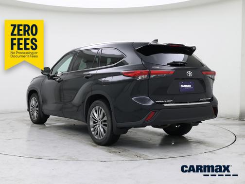 Black 2022 Toyota Highlander Platinum