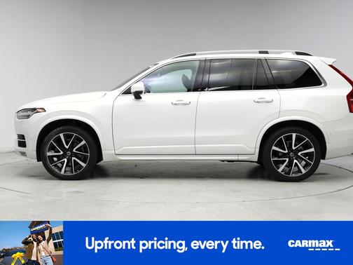 White 2018 Volvo XC90 T6 Momentum