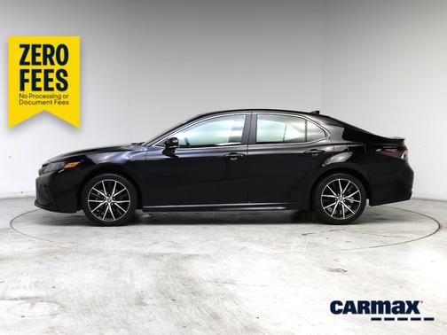 Black 2024 Toyota Camry SE